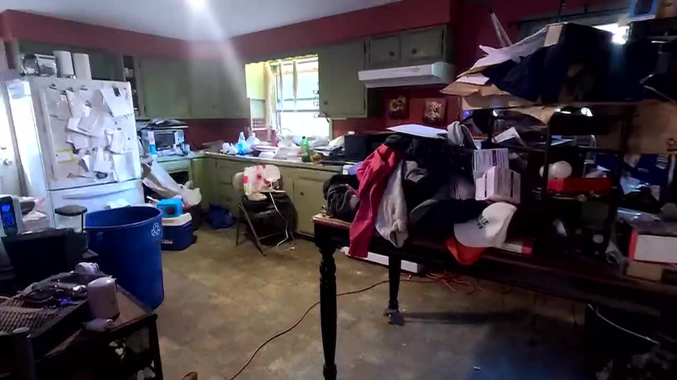 A 22-year-old helped a widower in a tough spot with free services.