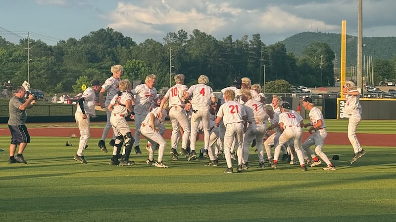 Glenwood Sweeps Gordo in Jacksonville to Win Fourth Straight State Title